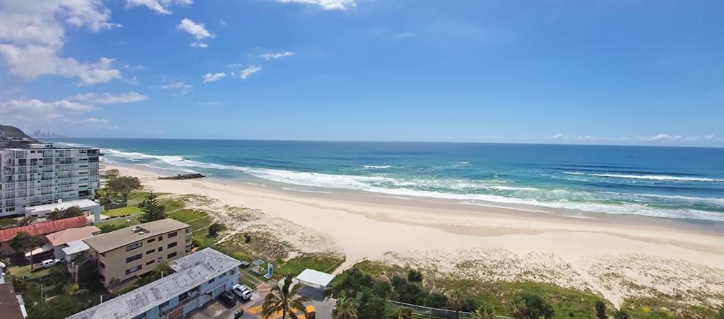19Th Avenue On The Beach Gold Coast Buitenkant foto