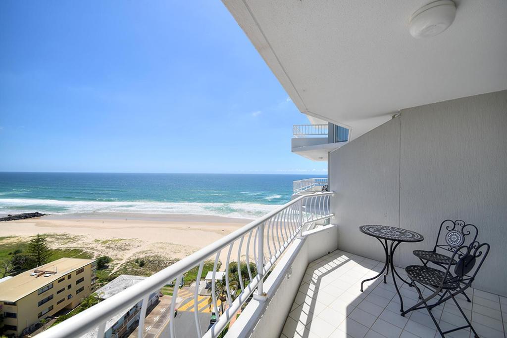19Th Avenue On The Beach Gold Coast Buitenkant foto