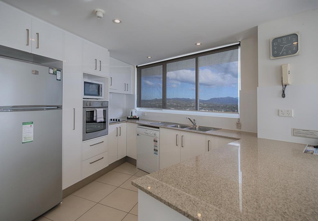 19Th Avenue On The Beach Gold Coast Buitenkant foto